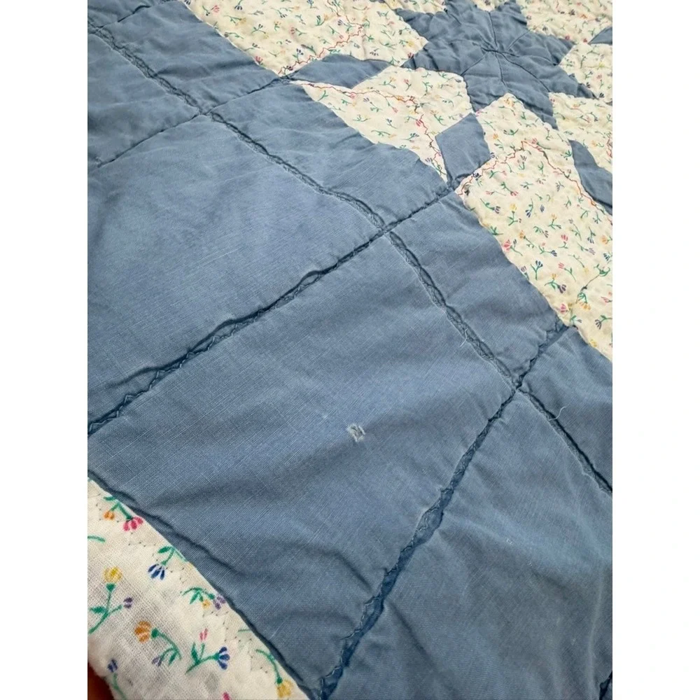 VTG Blue Star Patchwork Quilt Floral Print Cotton Farmhouse Throw 80 X 68 FLAWS